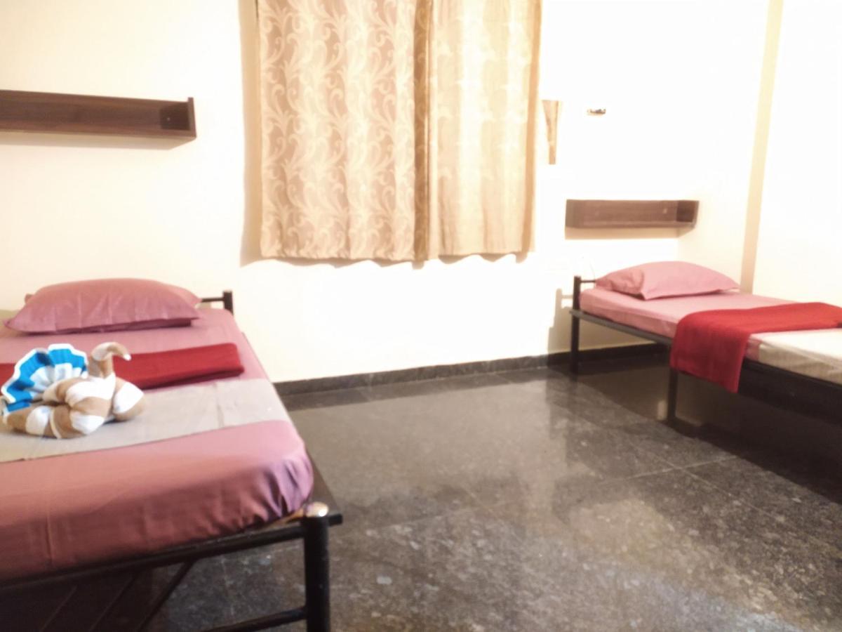 Sry Comfort Residence Bangalore Buitenkant foto